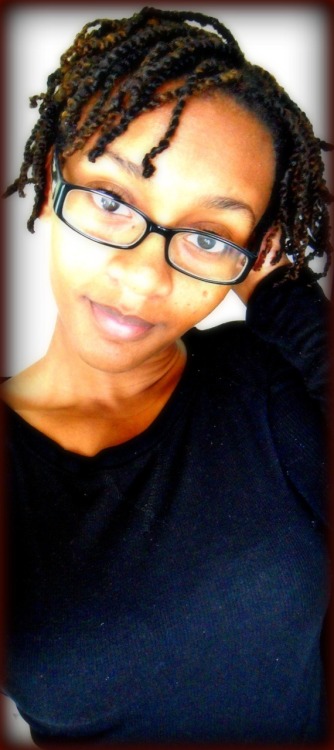 tenijo:I love my mini twists and my highlights :)Wow…old picture of me from Junior year of co