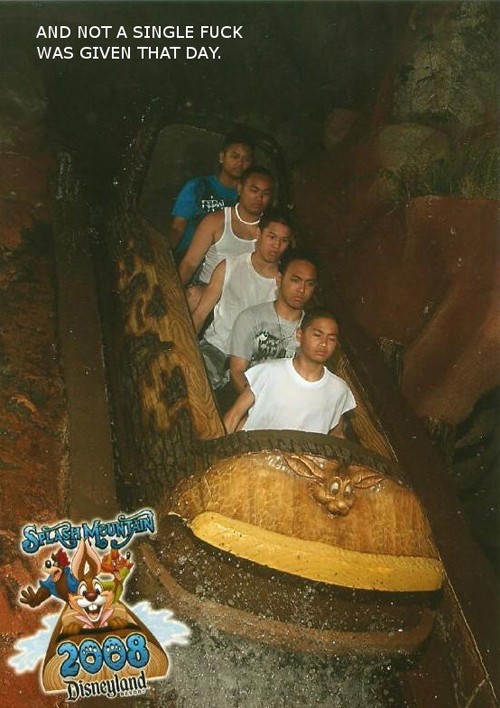 best-of-funny:  chellodello:  vixxey:  thisgingersnapsback:   I will never not reblog this.   do you think the ride attendant’s ever just know someone’s gonna get on the log and pull this shit?  As someone who has been that attendant; YES, yes we