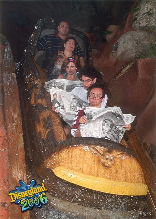 best-of-funny:  chellodello:  vixxey:  thisgingersnapsback:   I will never not reblog this.   do you think the ride attendant’s ever just know someone’s gonna get on the log and pull this shit?  As someone who has been that attendant; YES, yes we