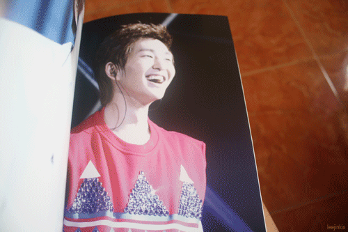 leejinkis:  only with onew first collection photobook  