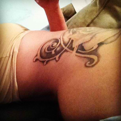 mrlouiev:   Stephanie Santiago’s tattoo…. 