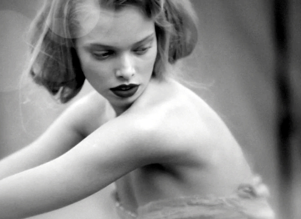 fytanyadziahileva:  Screen shoot, L’Officiel Paris October 2011 by Jean-Daniel