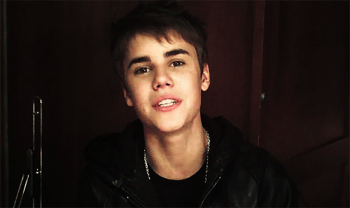 that-should-be-me-bieber:  Caramba, Bieber, você não tem ideia do quanto eu te amo, do quanto eu queria você ao meu lado. Sabe, o meu maior sonho é escutar um ’ I love you ’ saindo de seus lábios para mim. Olha, quando eu vi o seu rosto pela