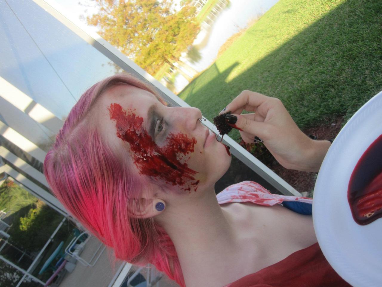 scaby:  gur0tesuku:  We had a Zombie Party for Vikky’s birthday c:  aw look at