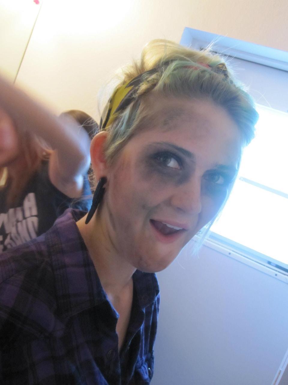 scaby:  gur0tesuku:  We had a Zombie Party for Vikky’s birthday c:  aw look at