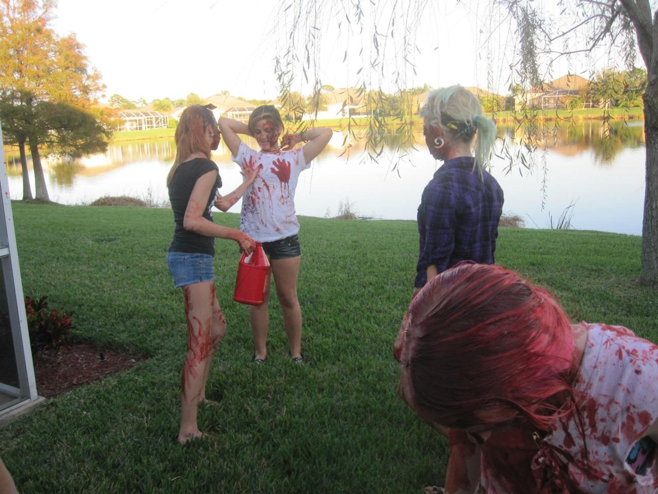 scaby:  gur0tesuku:  We had a Zombie Party for Vikky’s birthday c:  aw look at