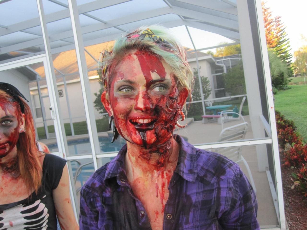 scaby:  gur0tesuku:  We had a Zombie Party for Vikky’s birthday c:  aw look at