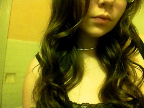 subself:  i forget how fun it is to dress up and do my hair sometimes.      (via TumbleOn)