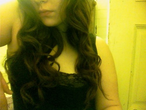 subself:  i forget how fun it is to dress up and do my hair sometimes.      (via TumbleOn)