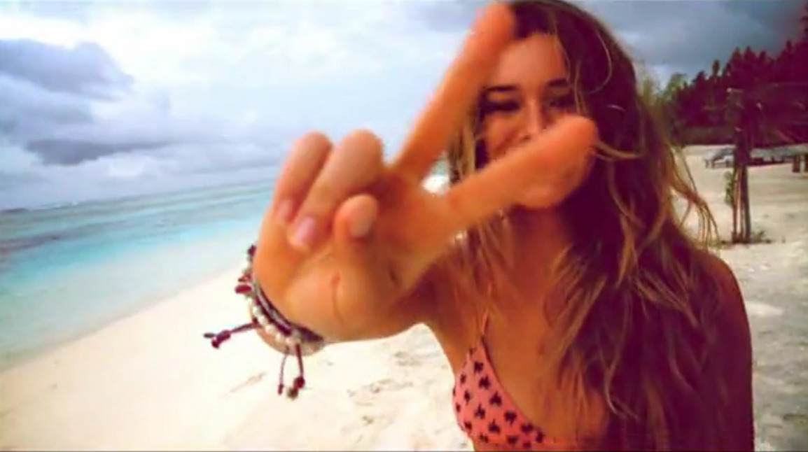 swim-mermaid-swim:                 I do actually  follow back &amp; if you