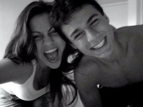    Só sorria. Não deixe que ”palavras” acabem com o seu dia.  