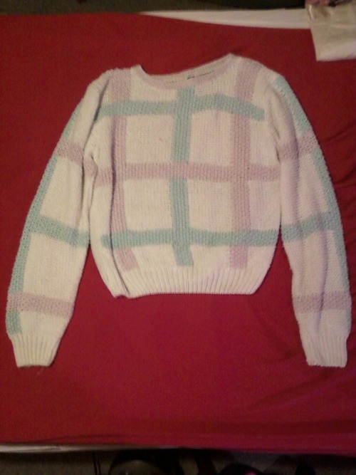 cloesy:  I like pastel sweatersthinking about selling this one though   give it to lune