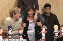 foreveryouuungonedirection:  cindyboo98:  zayn’s reaction when liam hits him on the face, LOOL  ^^^^^ seriously the funniest thing EVERR 