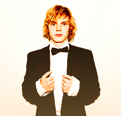 jess-ay:  your face is ruining my life↳ evan peters 