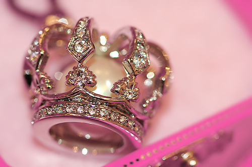 burlesqueblonde:  Girly Blog Here! ♥ 