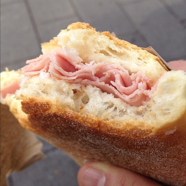 Paninazzo caa mortazza @ P.zza Jolanda (che fa stile) #igerscatania #panzarei #panino #mortadella (Taken with instagram)