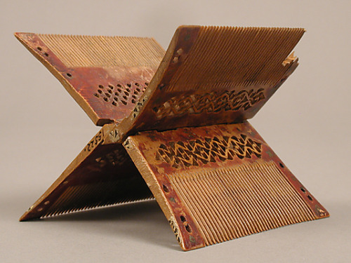 A folding boxwood comb from c. 1500. I think it’s super cool, although I have no idea why havi