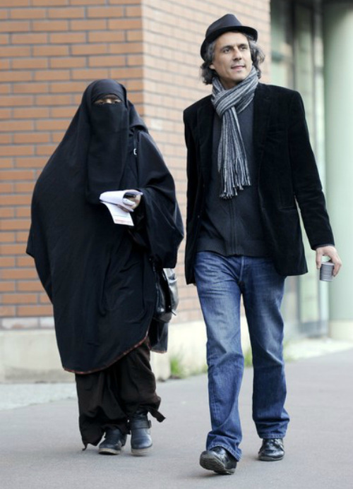 feminist-space:callmebeardo:farhanist:This is Rachid Nekkaz, a French businessman who announced he w