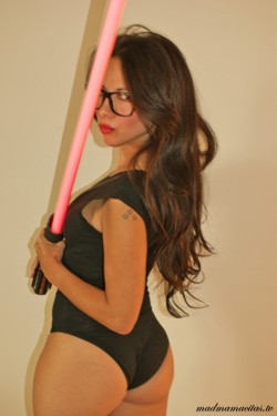 hotchicksinstarwarsshirts:   Dark “mamacita” side  Nueva colaboración a Hot Chicks In Star Wars Shirts afredosanson 