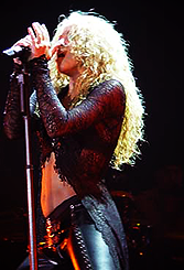 Porn Pics elevenlovecf:  Shakira Tour Tour Of The