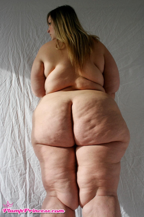 extra-bbw-love:I love a big ass and thighs with lots of dimpley cellulite