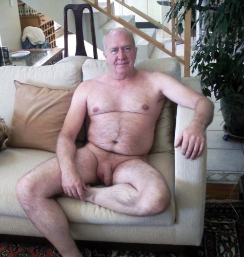 http://senioretgay2.tumblr.com/post/14618621145