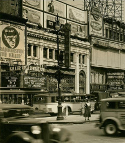 fuckyeahvintage-retro:  NYC 1934 