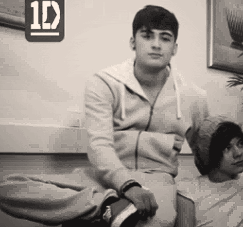 perfectrainbow:  perfectiononedirection:  Too cute for words  I WAS WAITING FOR THIS  