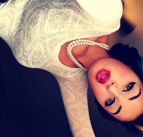  turns upside down~  insanely beautiful adult photos