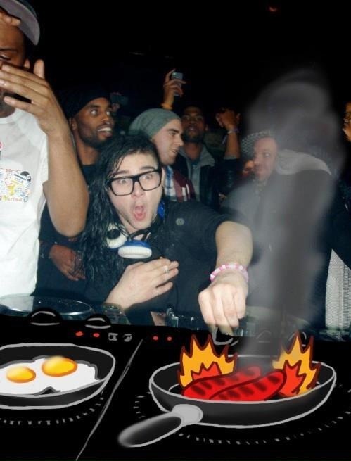 ravetube:  Grillex - Scary Burgers and Nice Fries 