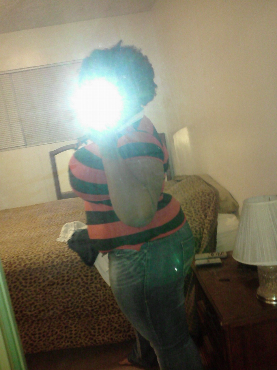 suckmesleezi:  suckmesleezi:  due to popular demand, my body pic with natural hair