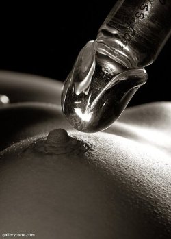 erotic-secrets:   The Power of details…  thanks to gallerycarre…     