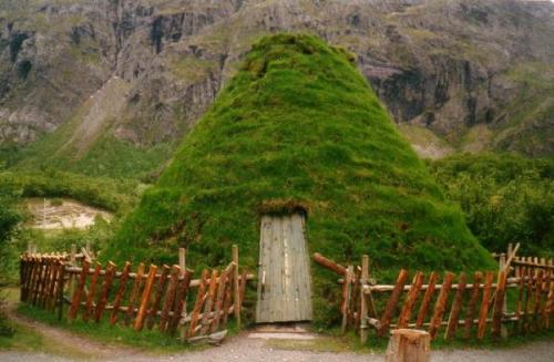 voiceofnature:Earth Shelter, Norway