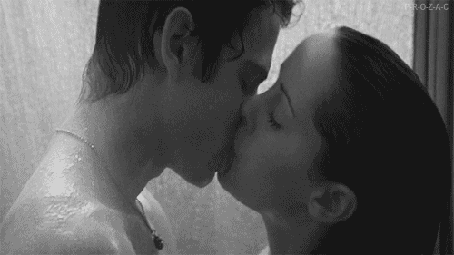 what-is-the-way-of-life-blog:  E eu só queria poder te beijar todos os dias… 