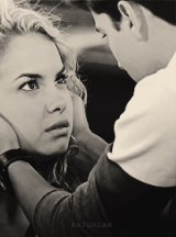 fabricadeloucuras:  Hey, você aí que tanto acompanha a novela, me diz uma coisa, vai ser impossível esquecer o “oba, oba, oba” da Becky, né ? Quem dirá o “chataaa & insuportáveeeel” da Alice e da Robs, e aquele “né meu bebê” do