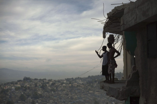 Best photos of the year 2011 .. according to the Reuters news agency