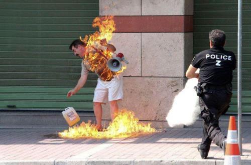 Best photos of the year 2011 .. according to the Reuters news agency