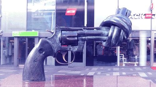 Twisted Gun Stockholm, Sweden 2011  wow…this is just something else (in a good way :) )