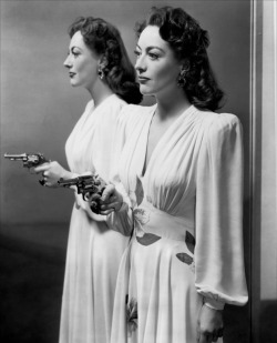 alpha-soixante:  Joan Crawford, in a publicity still for Mildred Pierce. 