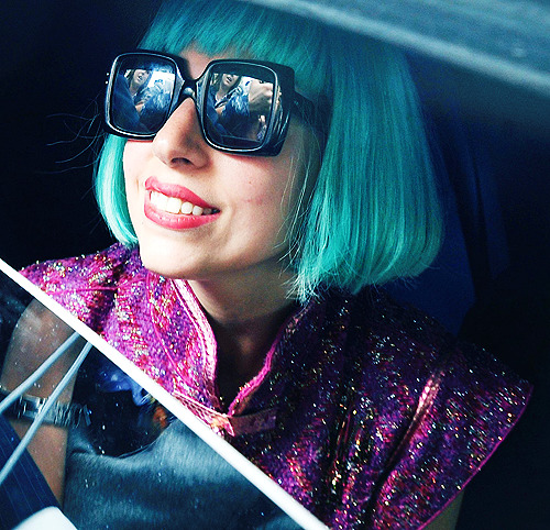 LADY GAGA HANGOVER