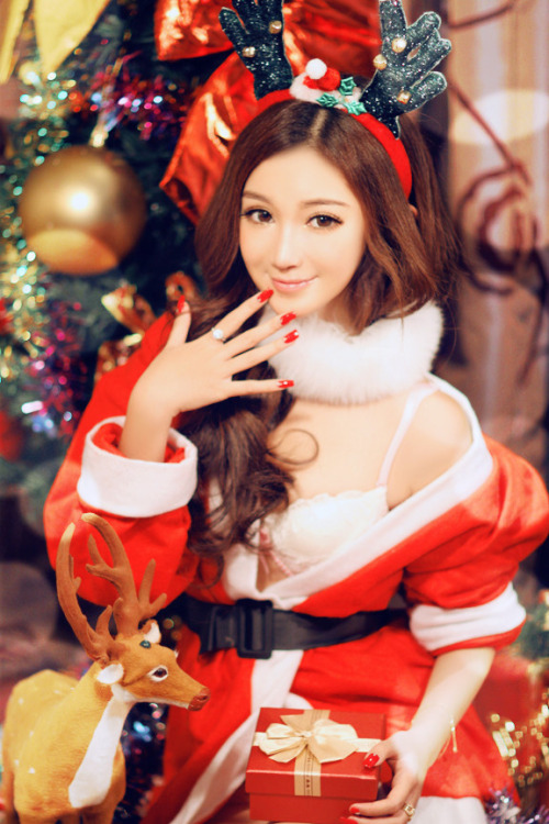 Merry Christmas from Chinese cutie Cynthia Sun More chinese girls