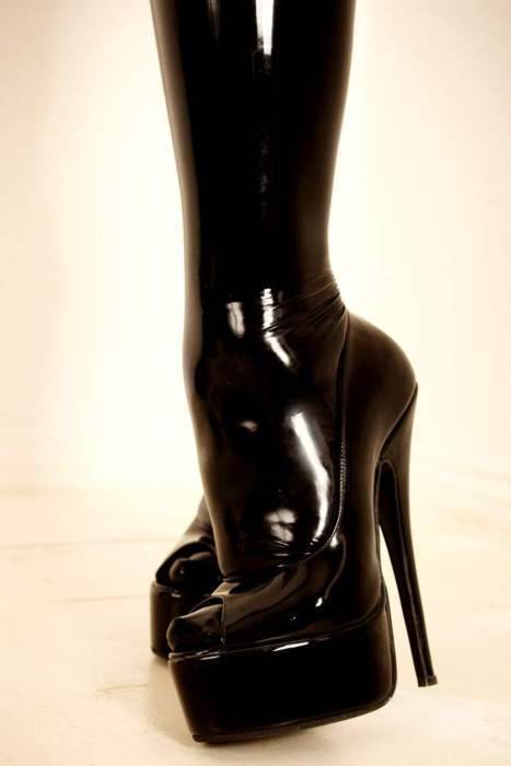 Oh I want those deadrosse:  You Have to Love it