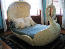 vcandrewsdesign: Swan Bed…