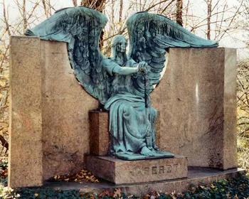 bellatrixstolethetardis:kick-it-up-a-notch:I think I just found the Empress of Weeping Angels.SHE’S 