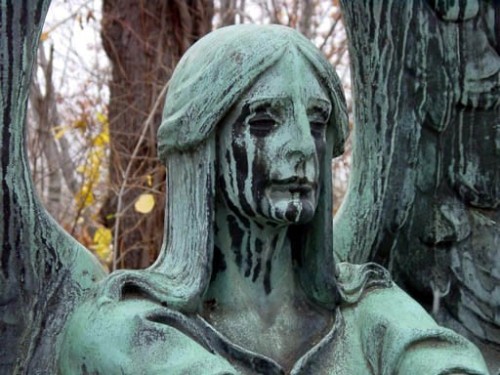 oh-my-godstiel:kick-it-up-a-notch:I think I just found the Empress of Weeping Angels.SHE’S ARM