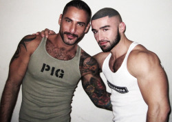 cub-buns:   Jonathan Agassi &amp; Francois Sagat - so hot.  O_O 