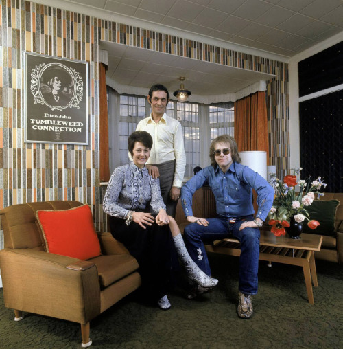 Elton John with parents photo by John Olson, London 1971