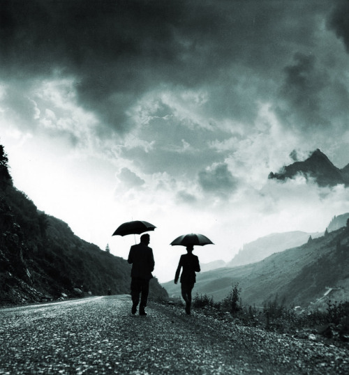 Arlbergstrass, Austria 1951 photo by Toni Schneiders