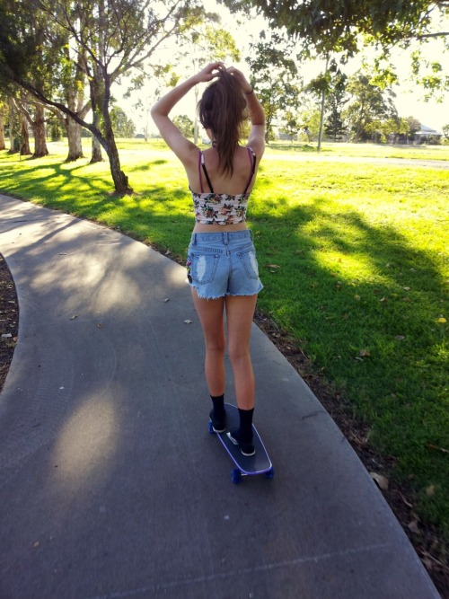 aciid-dreams: Active hipster blog that does promo’s on request weather you follow me or not. Don’t b