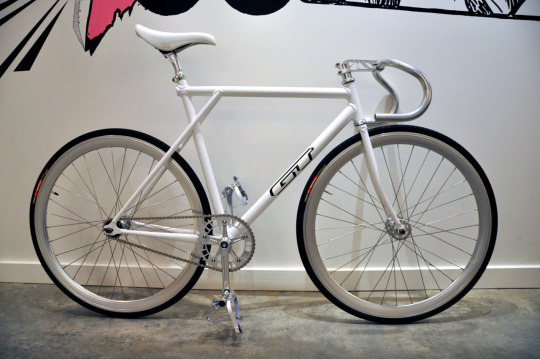 GT Pulse. Limited quantity chain and gear vintage stem and a whole lot of badass ness. This is my boyfriends bike. Frame GT. falinandhearts on Tumblr